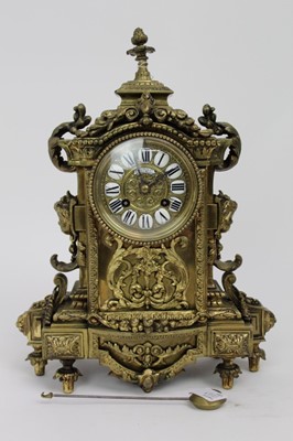 Lot 2039 - Ornate French Mantle clock