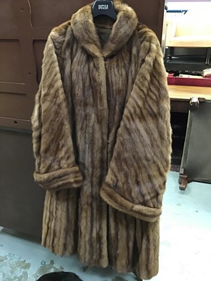 Lot 509 - Fur coat and two hats