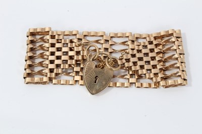 Lot 3 - 9ct gold gate bracelet