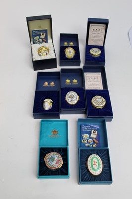 Lot 925 - Six Halcyon Days enamel boxes, two Bilston & Battersea enamel boxes and a a selection of empty boxes