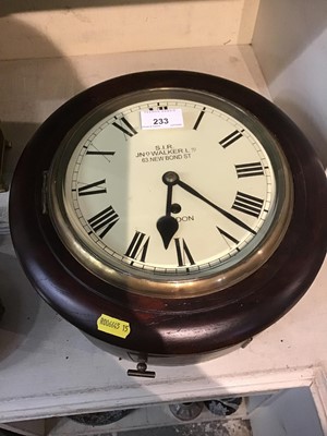 Lot 233 - Wall clock, the circular dial bearing name Jn Walker, London