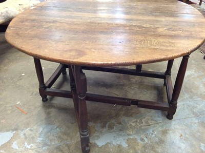 Lot 1388 - 18th century oak drop leaf dining table