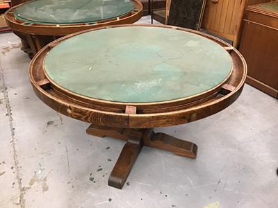 Lot 1020 - Oak poker table of circular form with green baize top