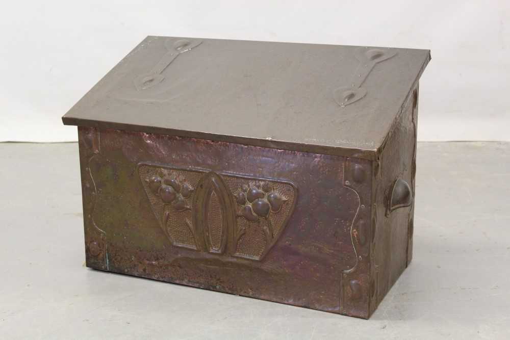 Lot 1243 - Good stylish copper log box in the Art Nouveau style