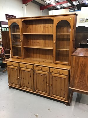 Lot 922 - Pine dresser with raised back and three drawers and doors below