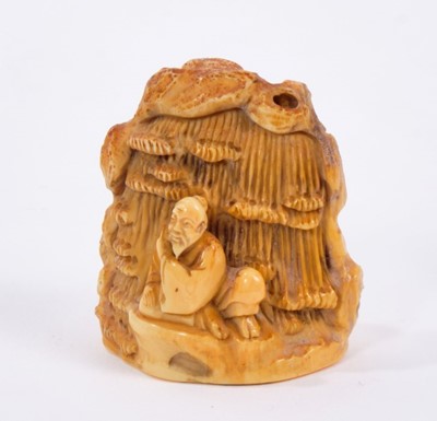 Lot 228 - 19th century carved ivory netsuke