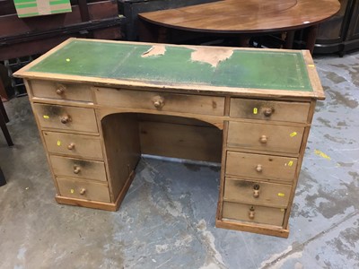 Lot 896 - Pine pedestal desk