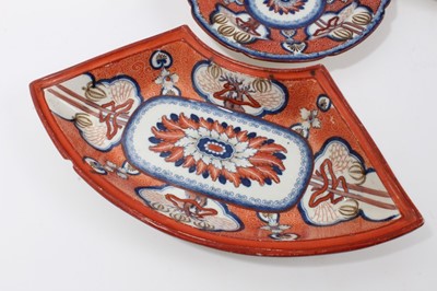 Lot 36 - Regency pearlware glazed tablewares, decorated in a variation of the Dollar pattern (7 pieces)