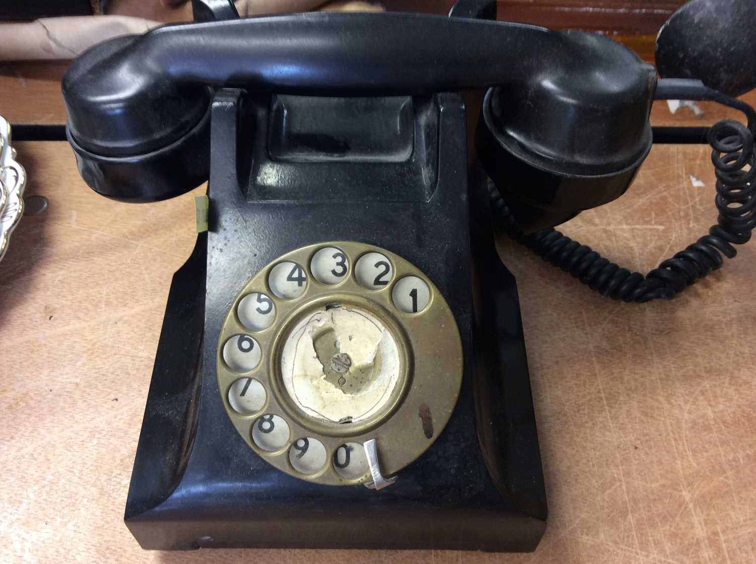 Lot 418 - Vintage black Bakelite Telephone