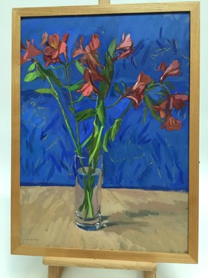 Lot 290 - John Nash oil on board vase of flowers