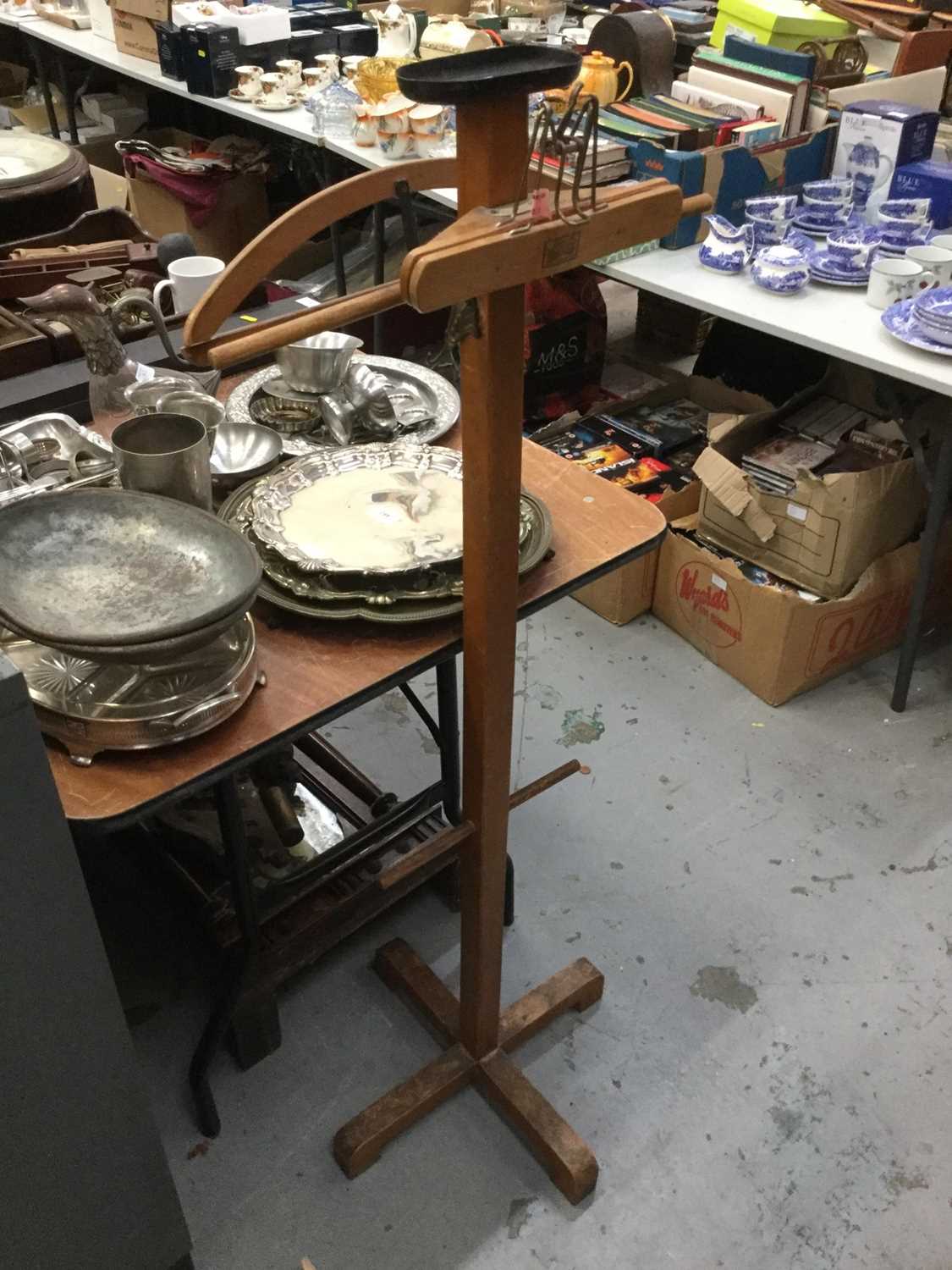 Lot 360 Vintage Gentleman S Valet Stand   65783 0 Medium 