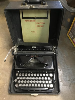 Lot 276 - 1930s vintage 'Royal' portable typewriter