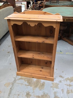 Lot 963 - Modern pine narrow open bookcase with three shelves to interior together with another similar bookcase (2)