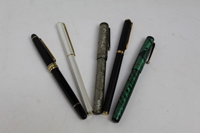 Lot 2002 - Group of Five pens including a Swan with Gold 14k nib (5)