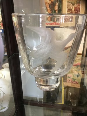 Lot 169 - Fine quality engraved glass vase