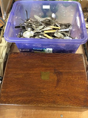 Lot 429 - Quantity plated flatware and oak canteen case