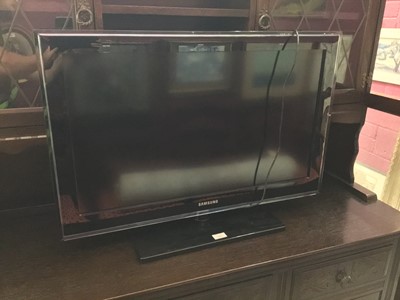 Lot 980 - Samsung flatscreen television - model no LE32D580K2K