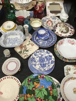 Lot 195 - Decorative ceramics and glass, together with cutlery
