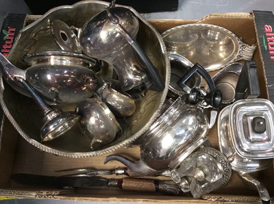 Lot 446 - Silver plated bunch bowl, silver plated tea/coffee sets and other plated ware