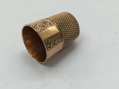 Lot 678 - Yellow metal thimble