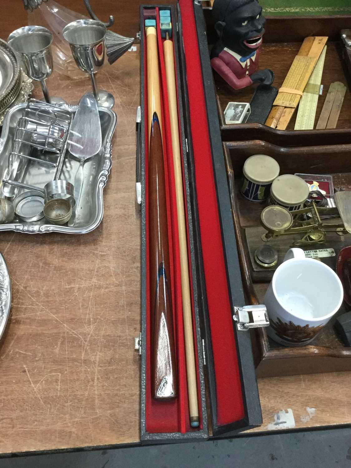 Lot 483 - Snooker cue in case