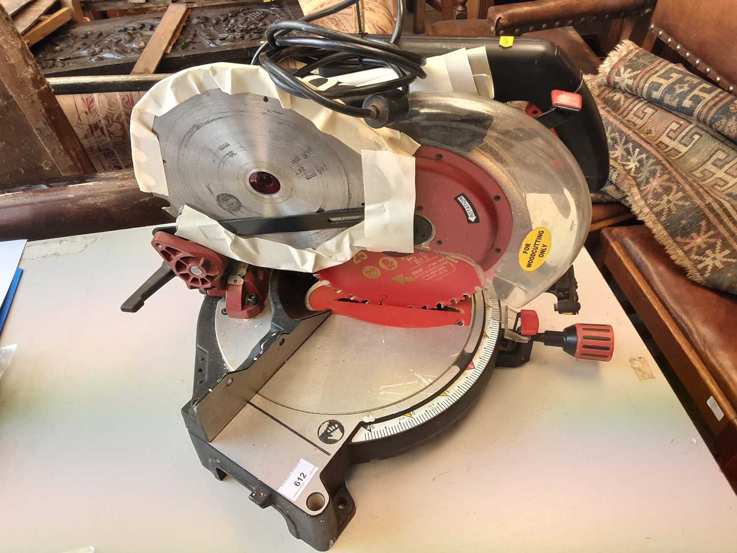 Lot 612 - Rexon electric mitre saw