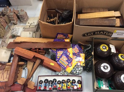 Lot 455 - Group games and toys including bowls, dominoes, snooker balls, marbles, chess pieces, nine musical band members etc