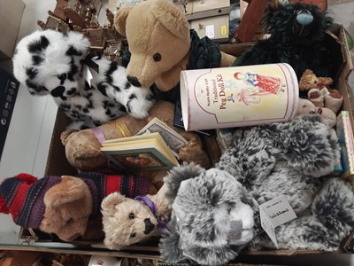 Lot 459 - Box vintage and later teddy bears