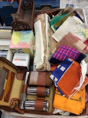 Lot 463 - Box silk and other vintage handkerchiefs, vanity set, collars and other accessories