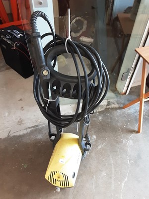 Lot 1064 - Karcher pressure washer