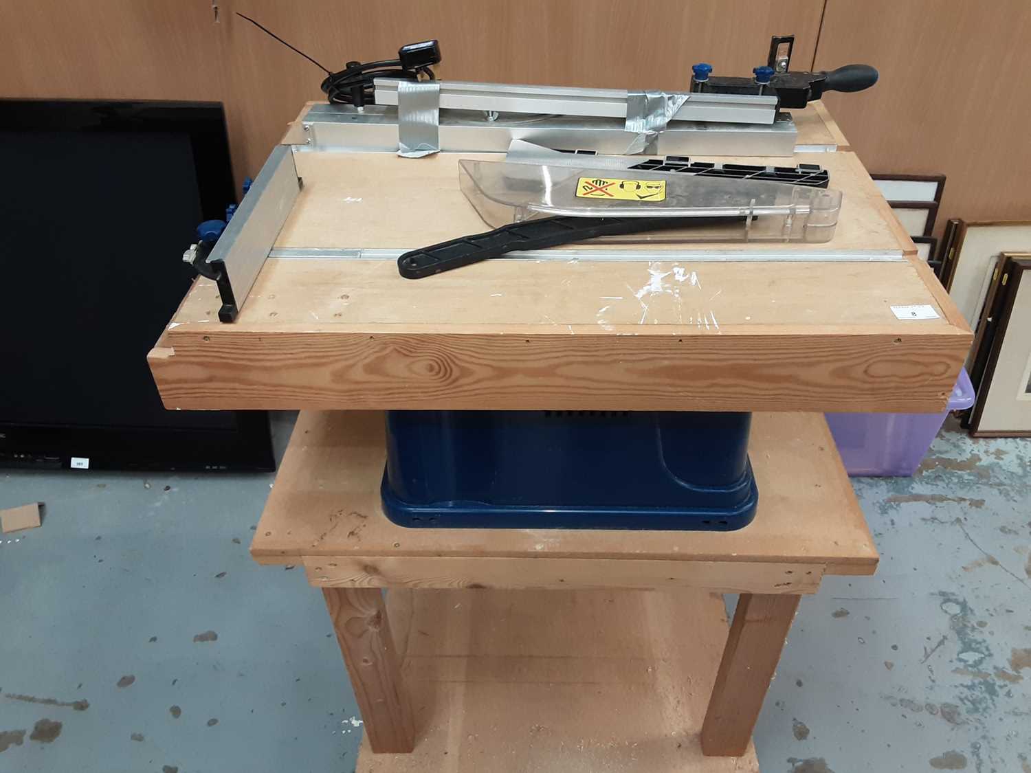 Lot 8 - Electric table saw