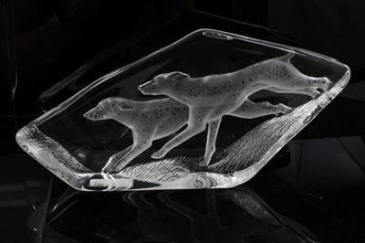 Lot 850 - Large Mat Jonasson glass sculpture - Playing otters (33520), 18cm high, together with dalmatians (33695): and moose family. (3)