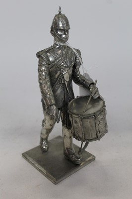 Lot 1409 - Impressive The Stadden Edition cast Pewter military figure by Charles Stadden, a Regimental Drummer in the Queens Regiment approx 21cm in height