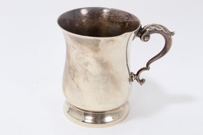 Lot 288 - Contemporary Georgian-style silver mug