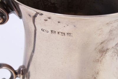 Lot 288 - Contemporary Georgian-style silver mug