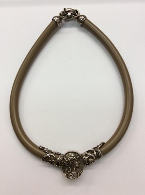 Lot 281 - Art Nouveau-style composite necklace with white metal pendant mount depicting a female bust