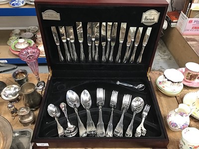 Lot 15 - Canteen of Guy Degrenne cutlery set at Harrods, together with a miniature plated revolving entree dish and other plated items