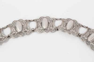 Lot 57 - Art Nouveau silver nurse’s belt