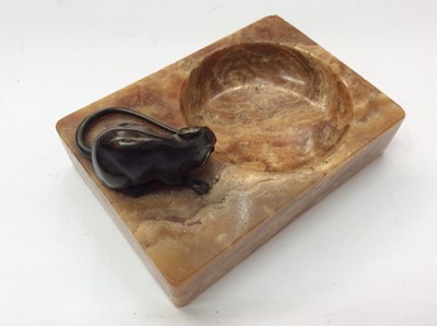 Lot 452 - Marble ashtray mounted with bronze mouse