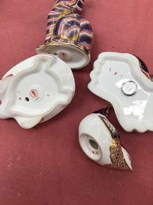 Lot 885 - 4 Royal Crown Derby Imari paperweights - cat, crab, bird and tortoise