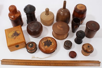 Lot 666 - Collection of antique treen