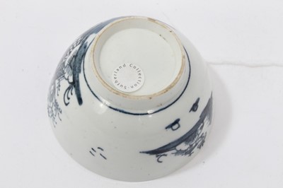 Lot 57 - 18th century Lowestoft blue and white porcelain tea bowl, decorated with a chinoiserie pattern, ex. Sutherland collection