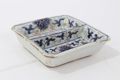 Lot 100 - Antique 19th century Chinese porcelain dish with central division, decorated with floral patterns, four character mark to base, 8.5cm across