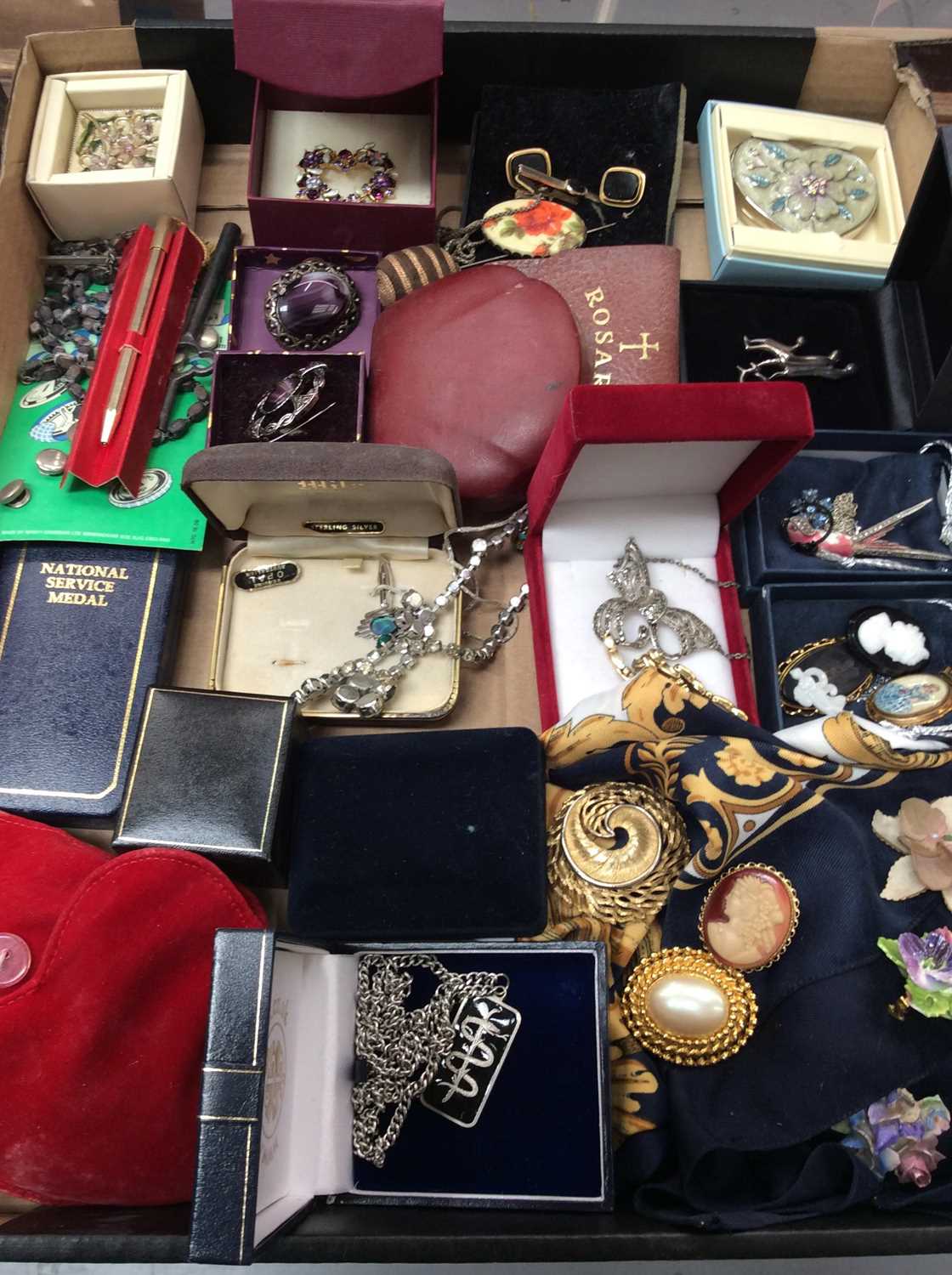 Lot 696 Vintage costume jewellery and bijouterie