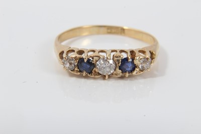 Lot 486 - Sapphire and diamond five stone ring