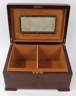 Lot 794 - Good quality figured mahogany humidor