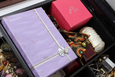 Lot 86 - Jewellery box containing large collection of costume jewellery