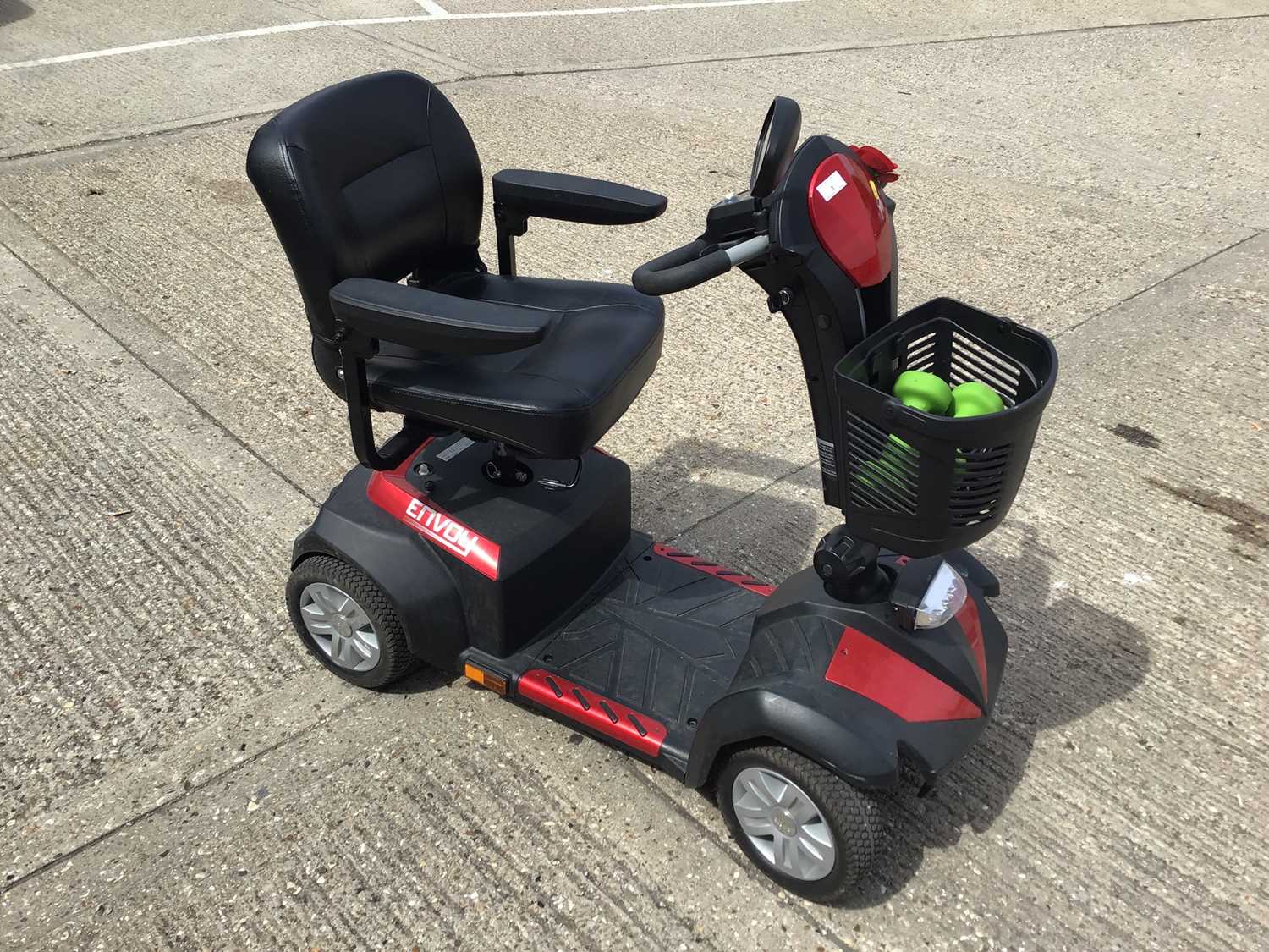 Lot 1 - Envoy mobility scooter with charger