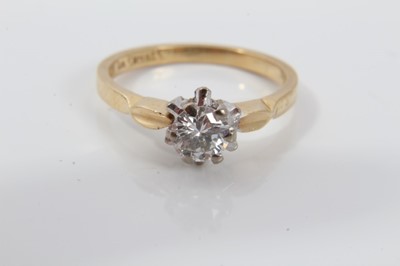 Lot 509 - Diamond single stone ring with a brilliant cut diamond estimated to weigh approximately 0.40cts in claw setting on 18ct gold shank, ring size J