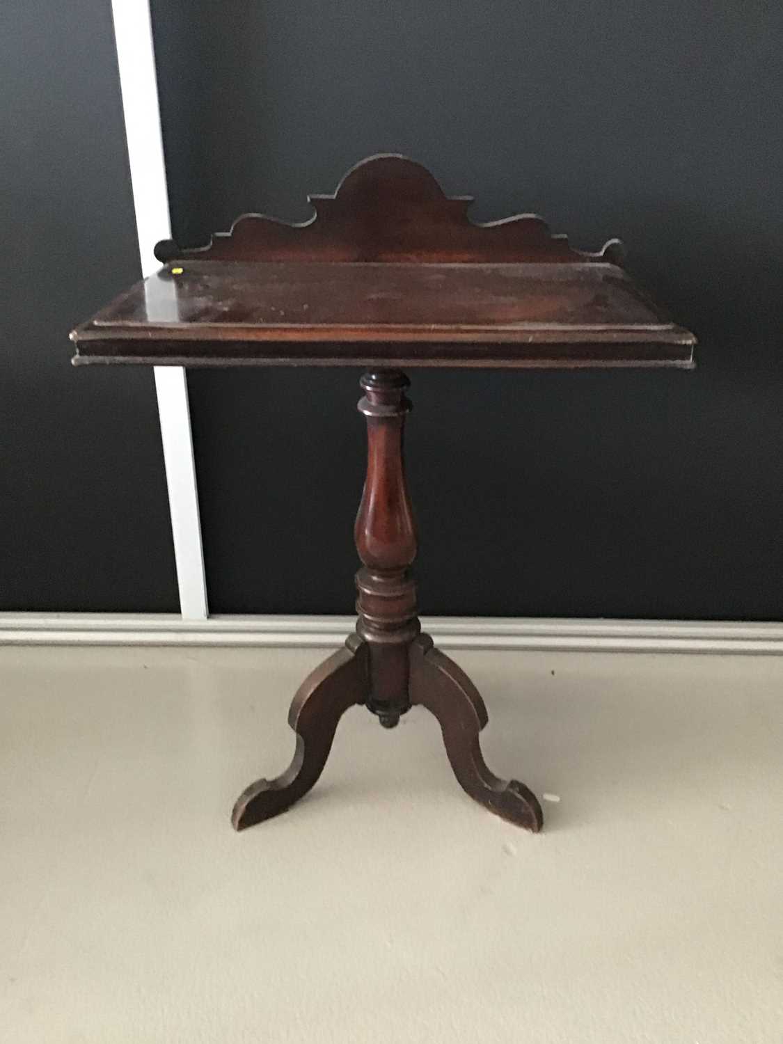 Lot 20 - Mahogany side table on turned column with...